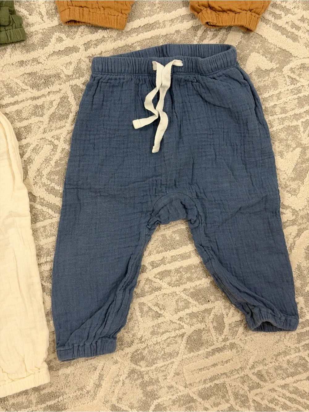 Old Navy Set of 4 Cotton Baby/Toddler Drawstring Pants/Olive, Rust, Cream, Navy